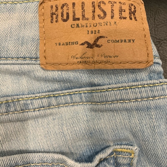 HOLLISTER LIGHT BLUE JEANS SIZE 7 WAIST 28 - Picture 3 of 4